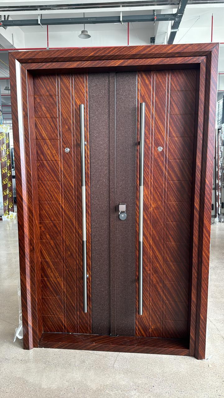 PTR 102 Middle Open Bar Handle Door